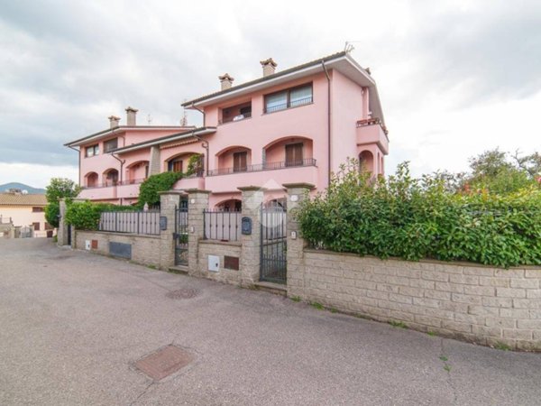 appartamento in vendita a Vitorchiano in zona Paparano