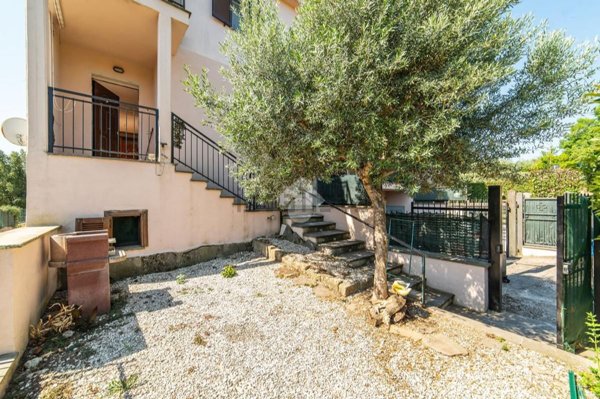 appartamento in vendita a Vitorchiano in zona Paparano