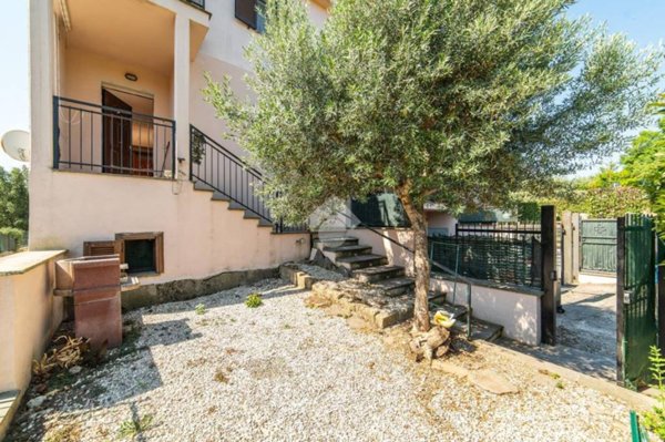 appartamento in vendita a Vitorchiano in zona Paparano