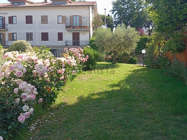 casa indipendente in vendita a Vitorchiano in zona Paparano