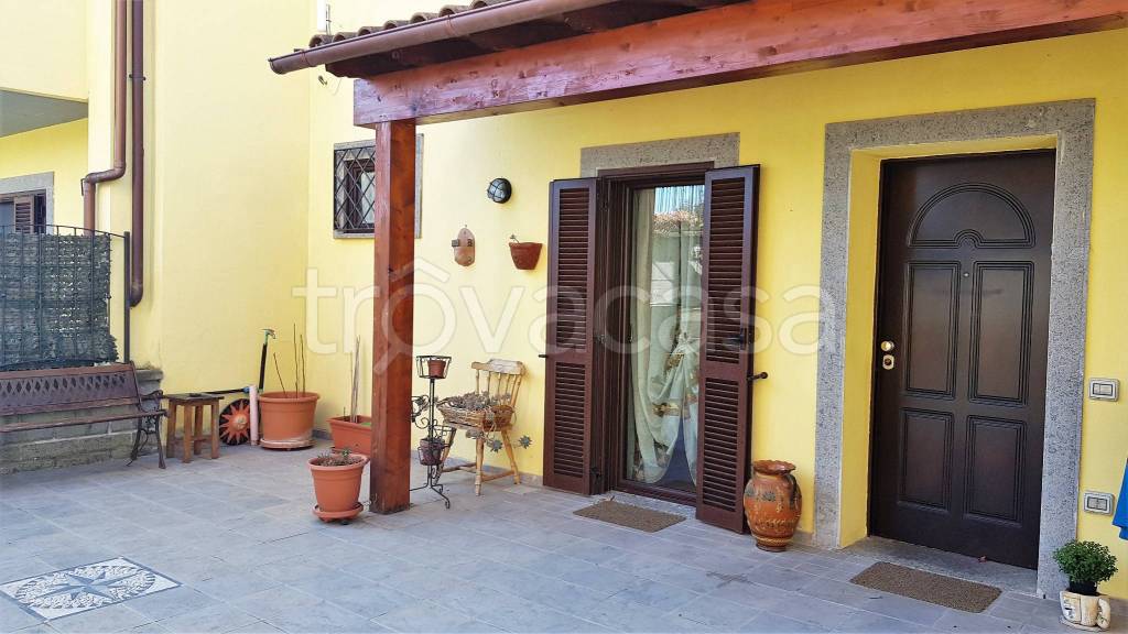 appartamento in vendita a Vitorchiano in zona Paparano