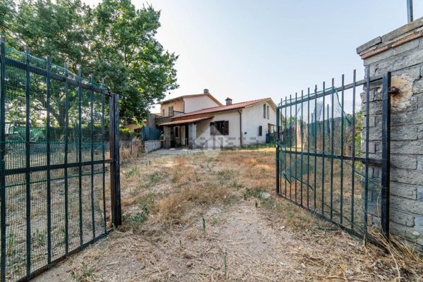 casa indipendente in vendita a Vitorchiano
