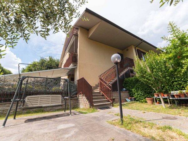 appartamento in vendita a Vitorchiano in zona Paparano
