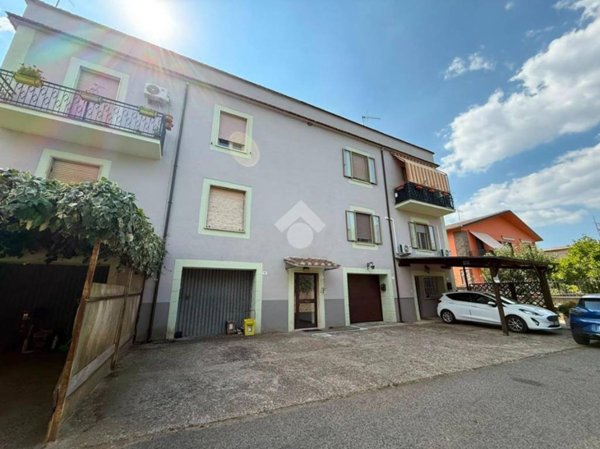 appartamento in vendita a Vitorchiano in zona Paparano