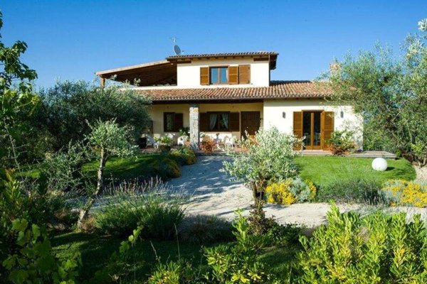 casa indipendente in vendita a Vitorchiano