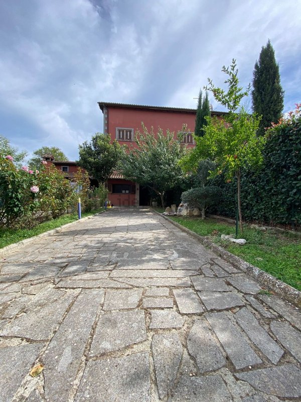 appartamento in vendita a Vitorchiano in zona Paparano