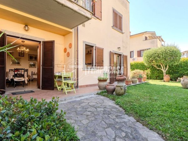 appartamento in vendita a Vitorchiano in zona Paparano