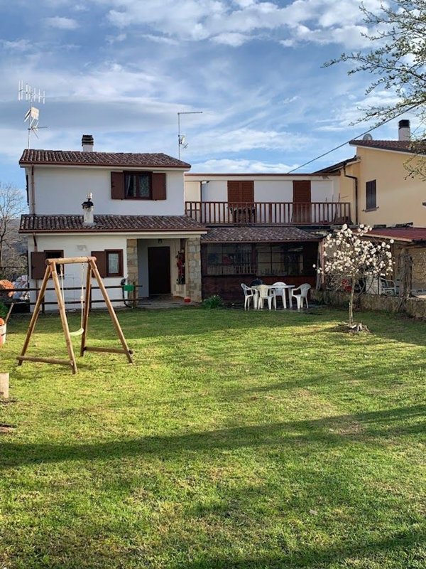 casa indipendente in vendita ad Amatrice