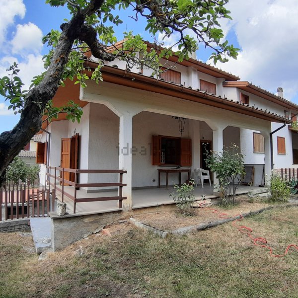 casa indipendente in vendita ad Amatrice