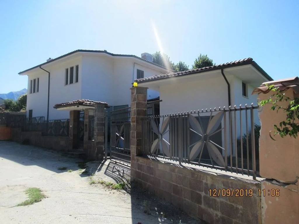casa indipendente in vendita ad Amatrice