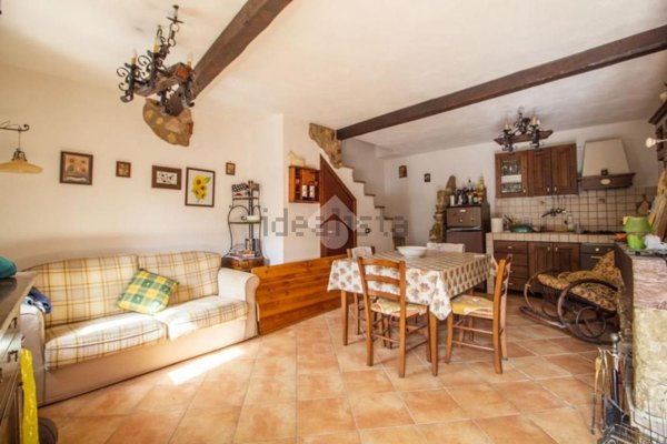 appartamento in vendita ad Antrodoco in zona Rocca di Fondi