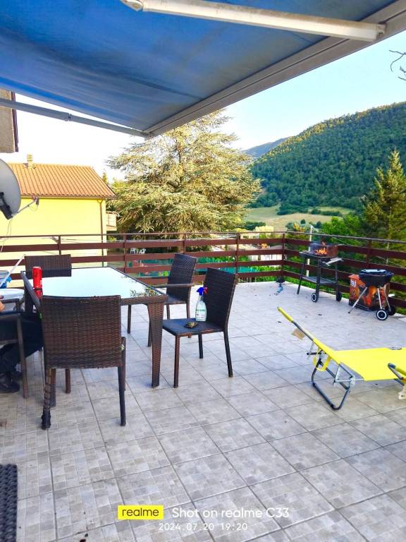 casa indipendente in vendita ad Antrodoco in zona Rocca di Corno