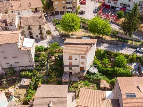 casa indipendente in vendita ad Antrodoco