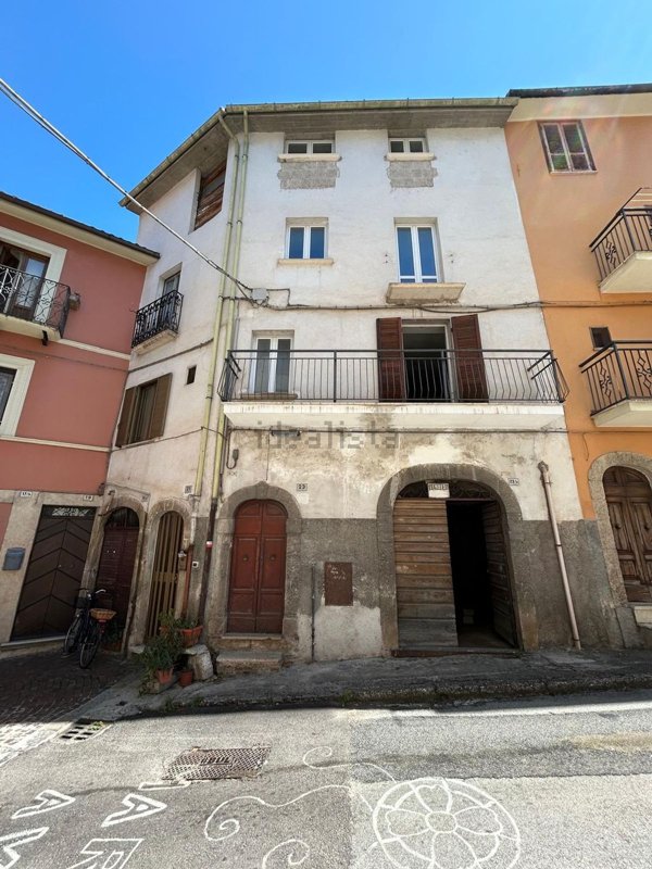 casa semindipendente in vendita ad Antrodoco