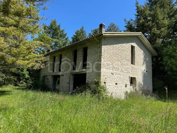 casa indipendente in vendita ad Antrodoco in zona Rocca di Corno