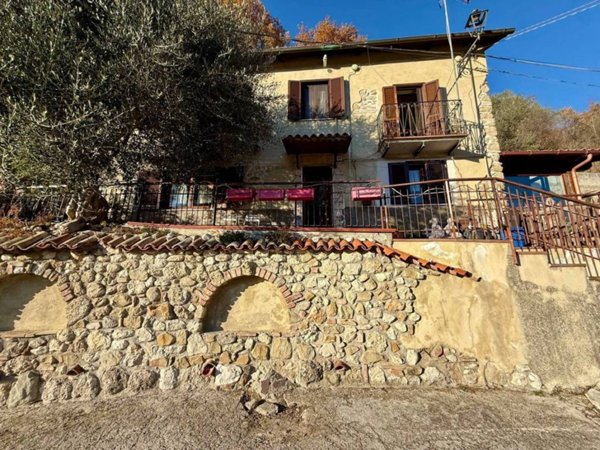 casa indipendente in vendita ad Antrodoco