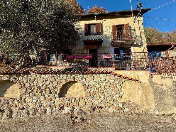 casa indipendente in vendita ad Antrodoco