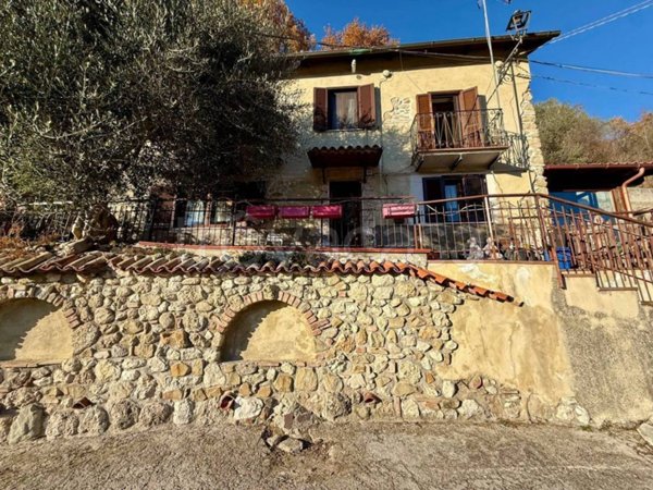 casa indipendente in vendita ad Antrodoco