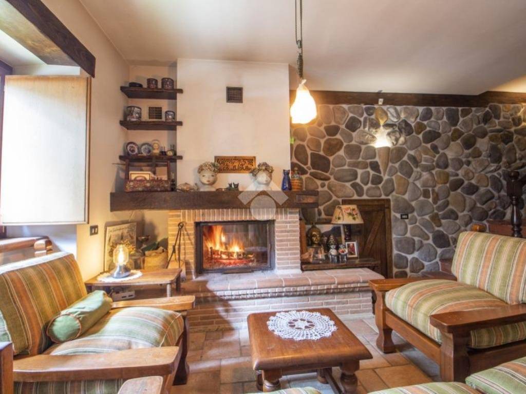 casa indipendente in vendita ad Antrodoco