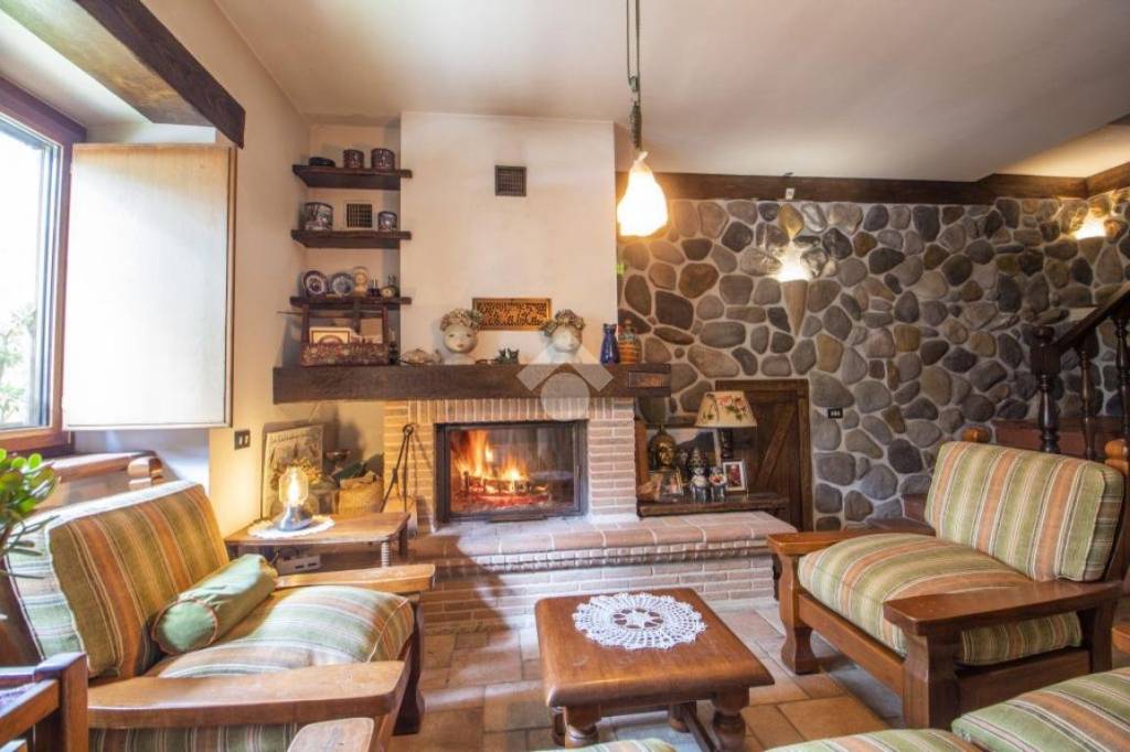 casa indipendente in vendita ad Antrodoco