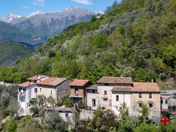 casa indipendente in vendita ad Antrodoco in zona Rocca di Corno