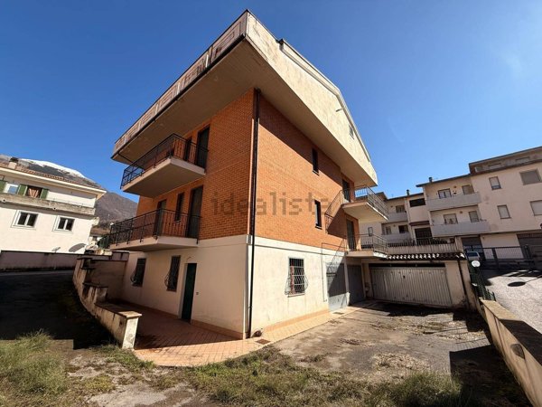 appartamento in vendita ad Antrodoco in zona Rocca di Corno