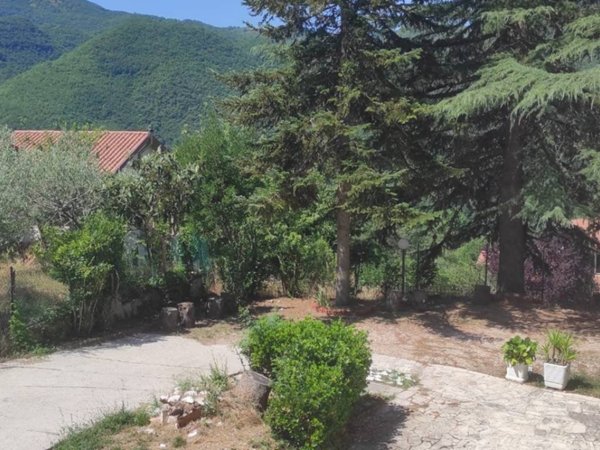 casa indipendente in vendita ad Ascrea