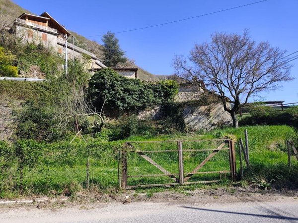pentavano in vendita ad Ascrea in zona Ascrea