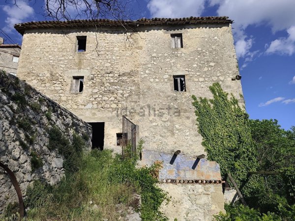 casa indipendente in vendita ad Ascrea in zona Stìpes