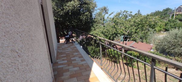 casa indipendente in vendita ad Ascrea in zona Ascrea