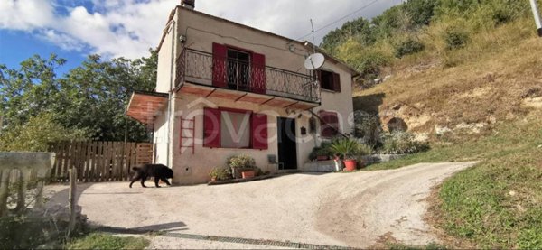 casa indipendente in vendita a Belmonte in Sabina