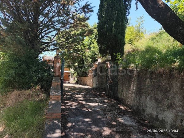 casa indipendente in vendita a Belmonte in Sabina
