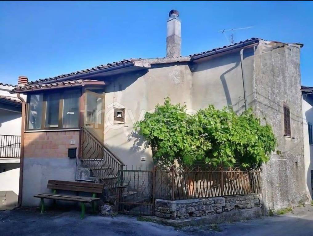 casa indipendente in vendita a Belmonte in Sabina