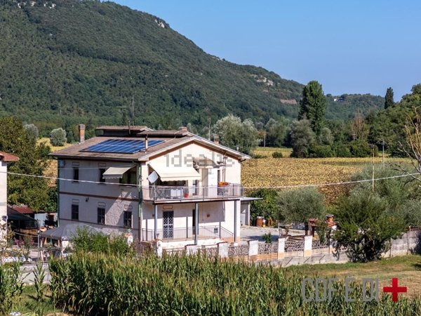 casa indipendente in vendita a Belmonte in Sabina
