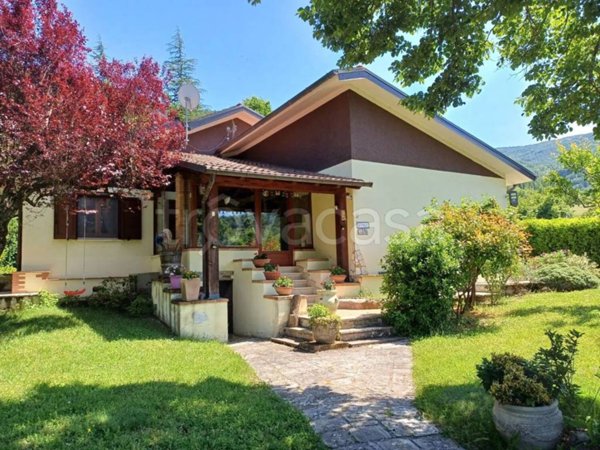 casa indipendente in vendita a Borbona