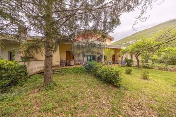 casa indipendente in vendita a Borbona