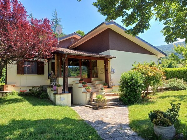 casa indipendente in vendita a Borbona