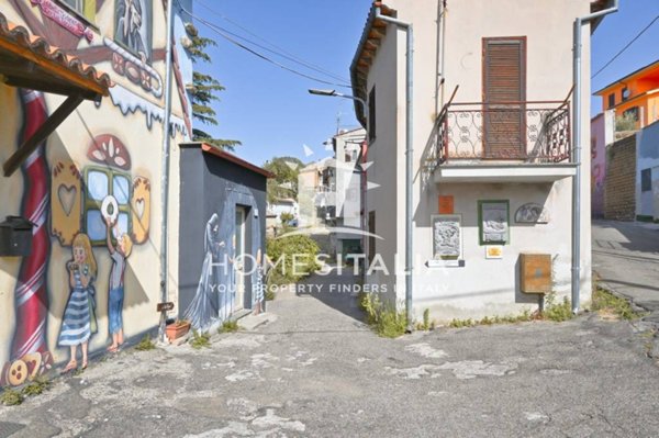 casa indipendente in vendita a Borgorose in zona Santo Stefano