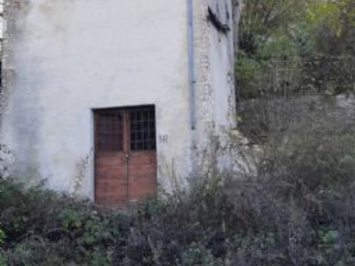 casa indipendente in vendita a Borgorose in zona Santa Anatolia