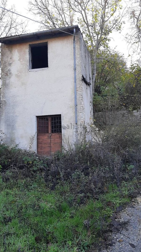 appartamento in vendita a Borgorose in zona Santa Anatolia