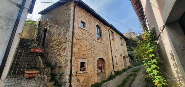 casa indipendente in vendita a Borgorose in zona Santa Anatolia
