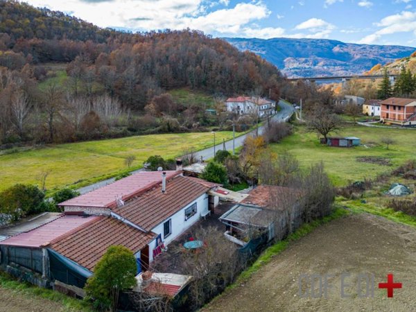 casa indipendente in vendita a Borgorose