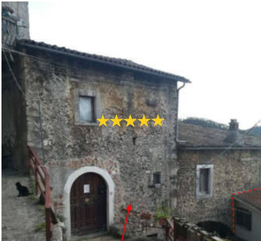 appartamento in vendita a Borgorose in zona Castelmenardo