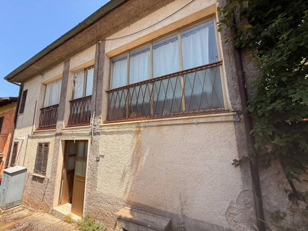 casa indipendente in vendita a Borgorose in zona Villerose
