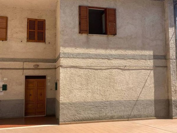 casa indipendente in vendita a Borgorose in zona Corvaro