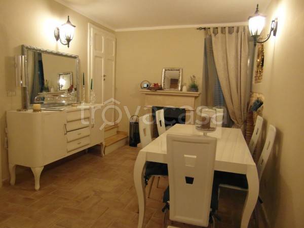 casa indipendente in vendita a Borgorose in zona Villerose