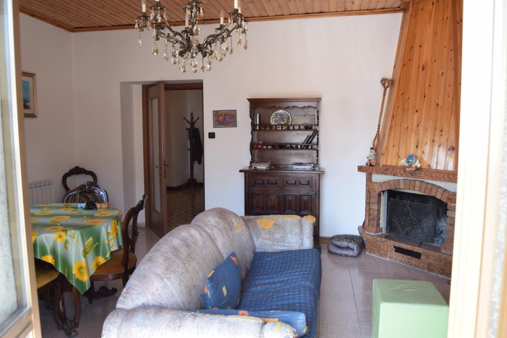 appartamento in vendita a Borgorose in zona Corvaro