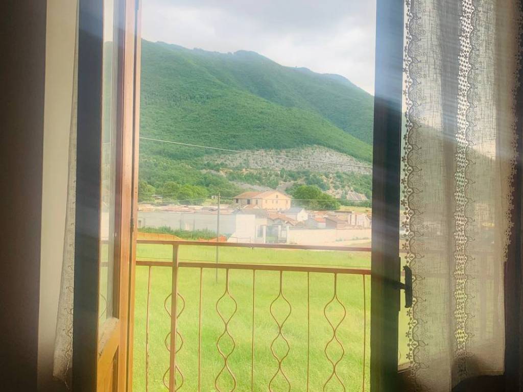 casa indipendente in vendita a Borgorose in zona Corvaro