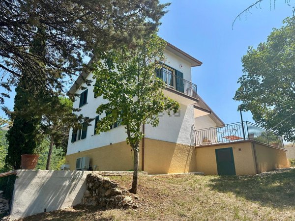 casa indipendente in vendita a Borgorose