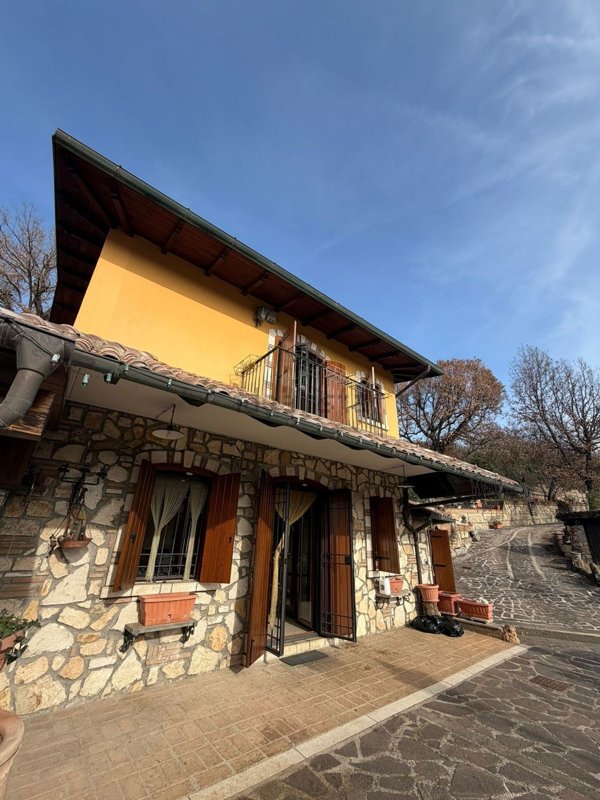 casa indipendente in vendita a Borgorose